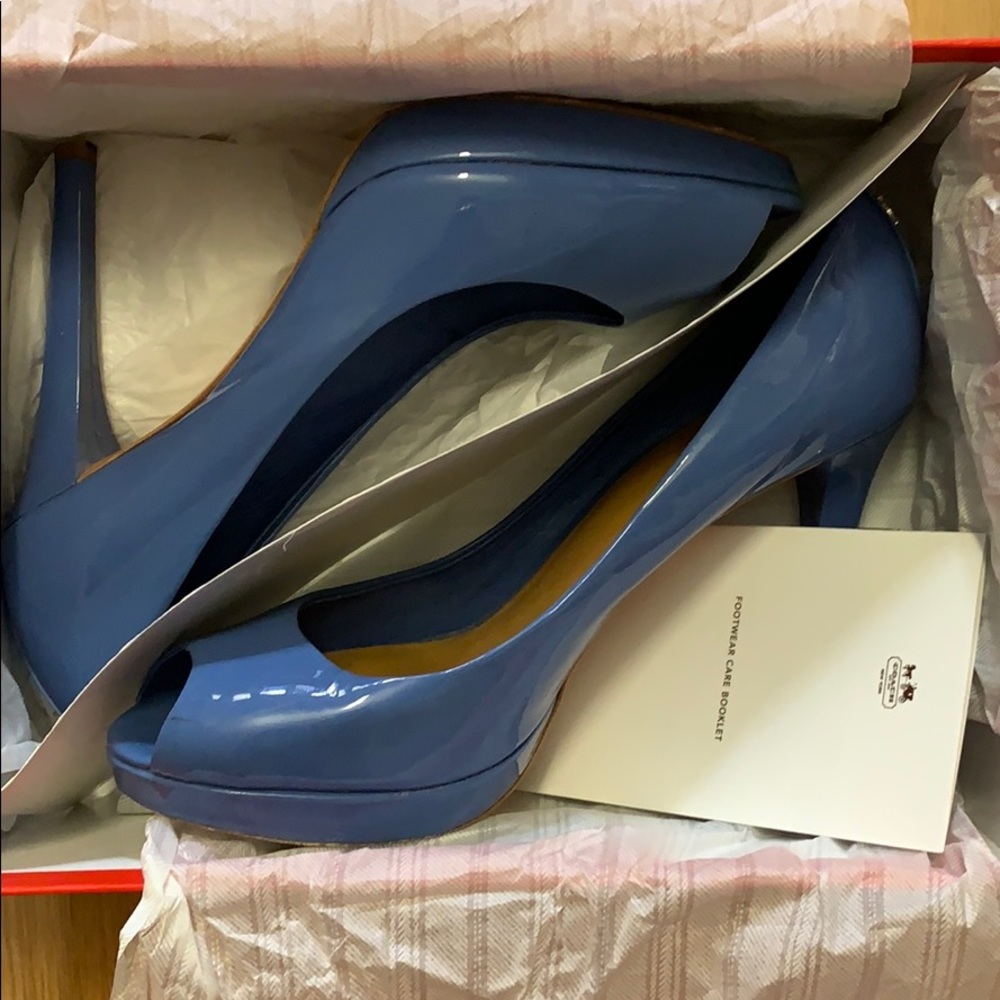 Chambray open toe platform pumps